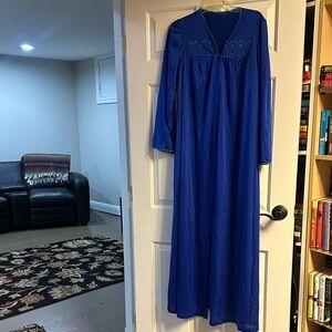Blue Long Sleeve robe